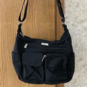 Baggallini Everyplace Crossbody Black Nylon Travel Purse Shoulder Bag Gray Lined